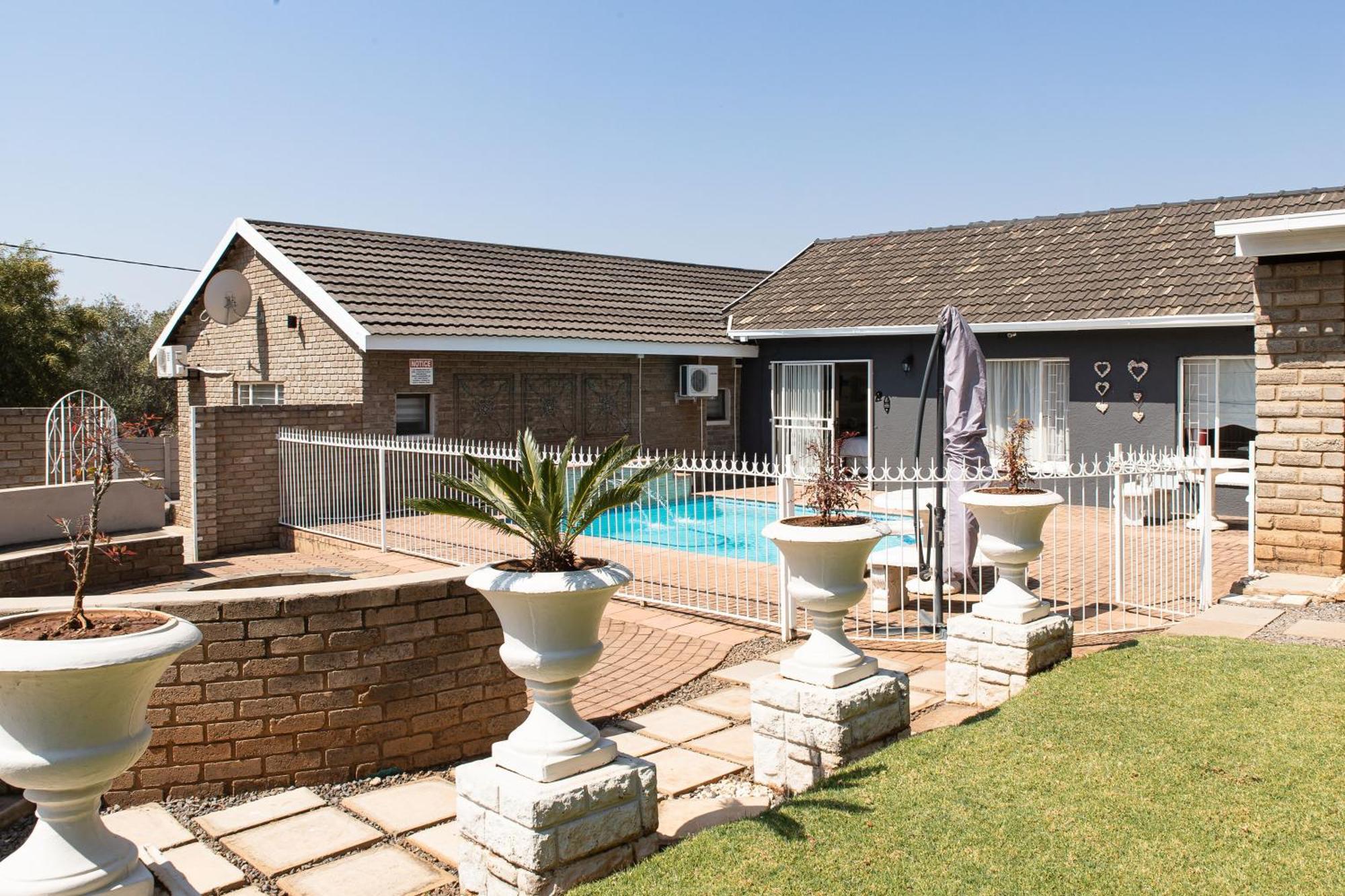 @Home Guest House Zeerust Exterior photo